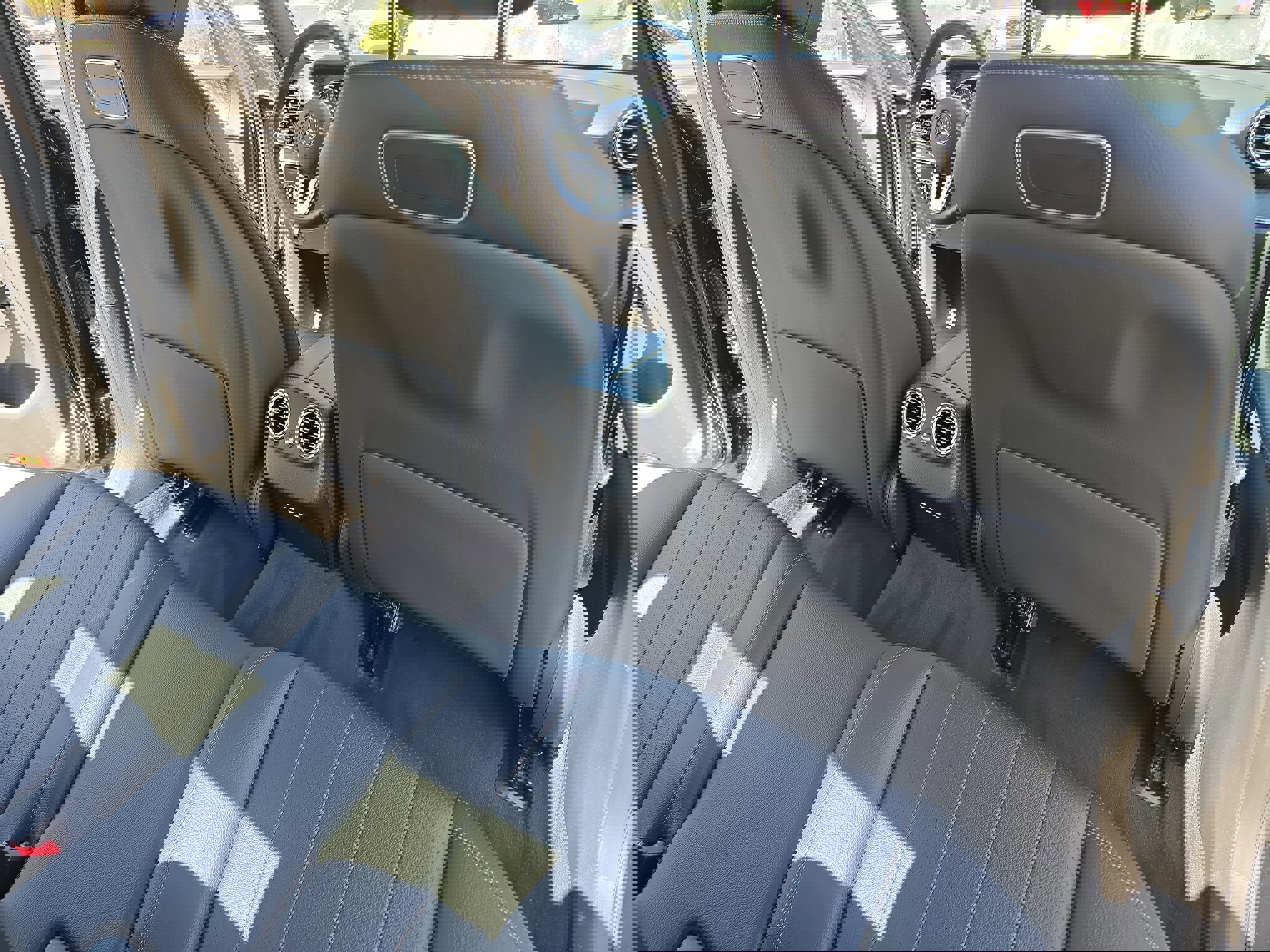 Used 2019 Mercedes-Benz E 300 4MATIC image 11