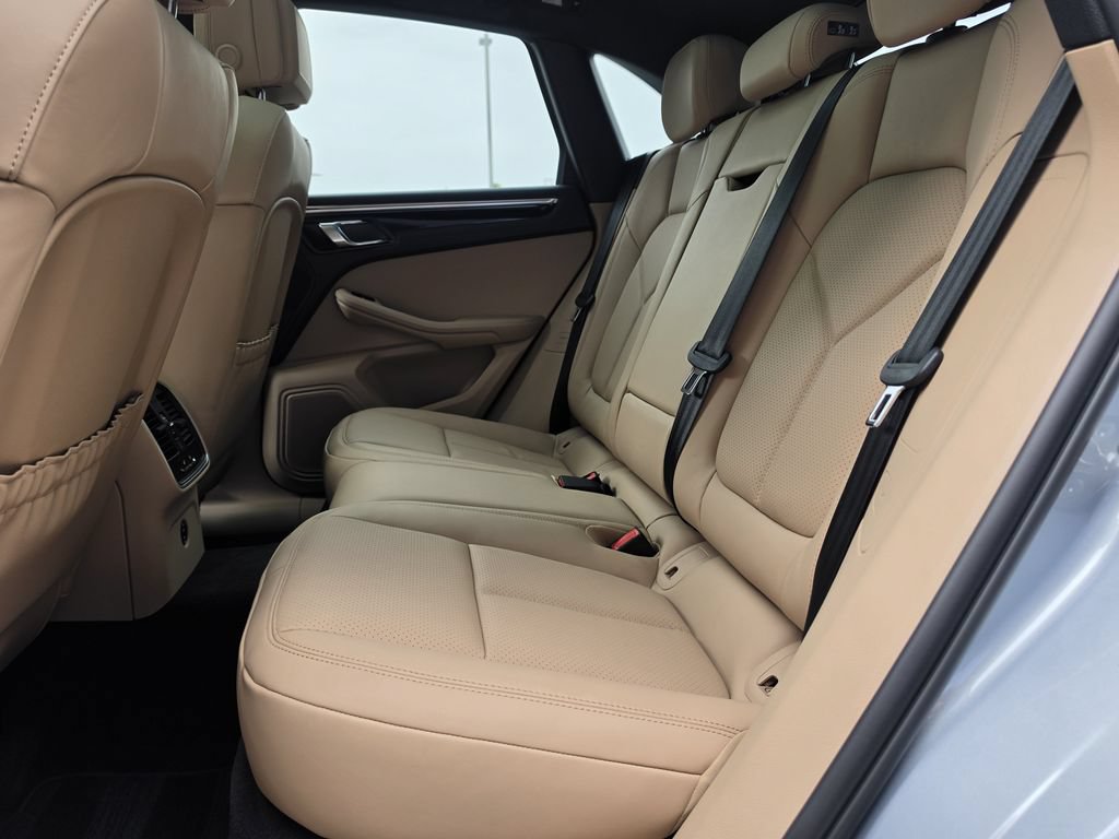 New 2026 Porsche Macan AWD/4WD image 21