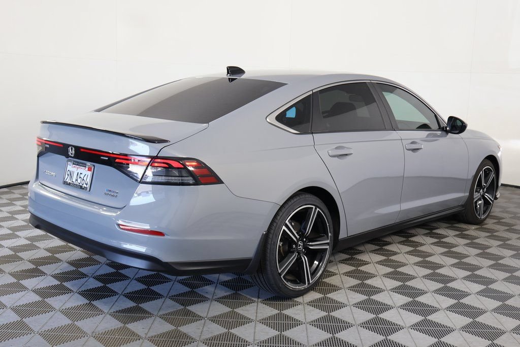 Used 2024 Honda Accord Sport image 3