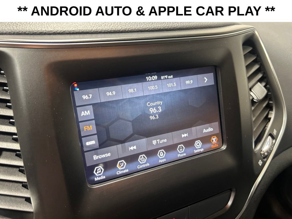 Certified 2019 Jeep Cherokee Latitude Plus w/ Cold Weather Group AWD/4WD image 12