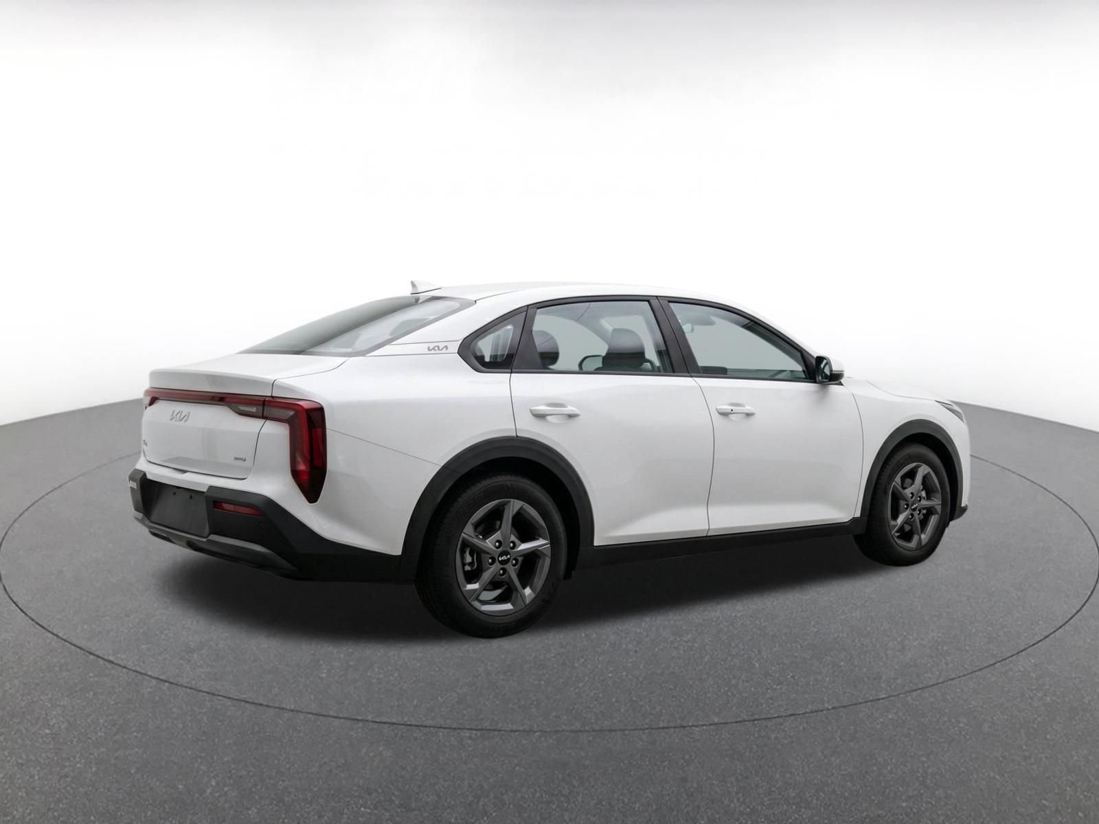 Used 2025 Kia K4 FWD image 8