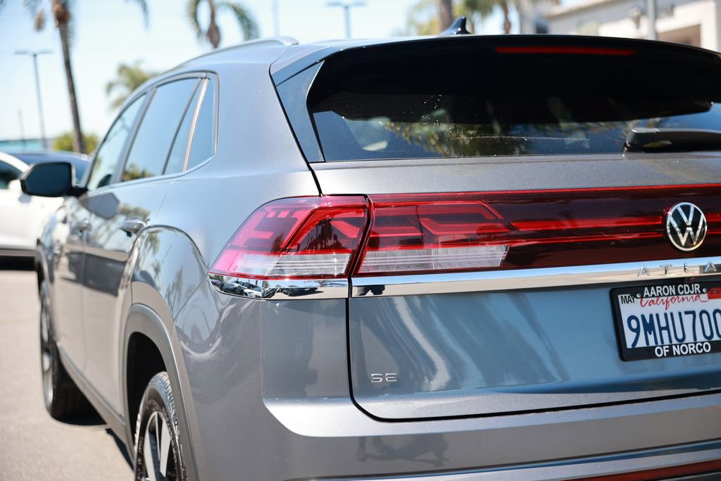 Used 2024 Volkswagen Atlas Cross Sport SE FWD image 13