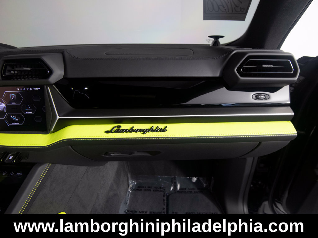 Used 2026 Lamborghini Urus S AWD/4WD image 36