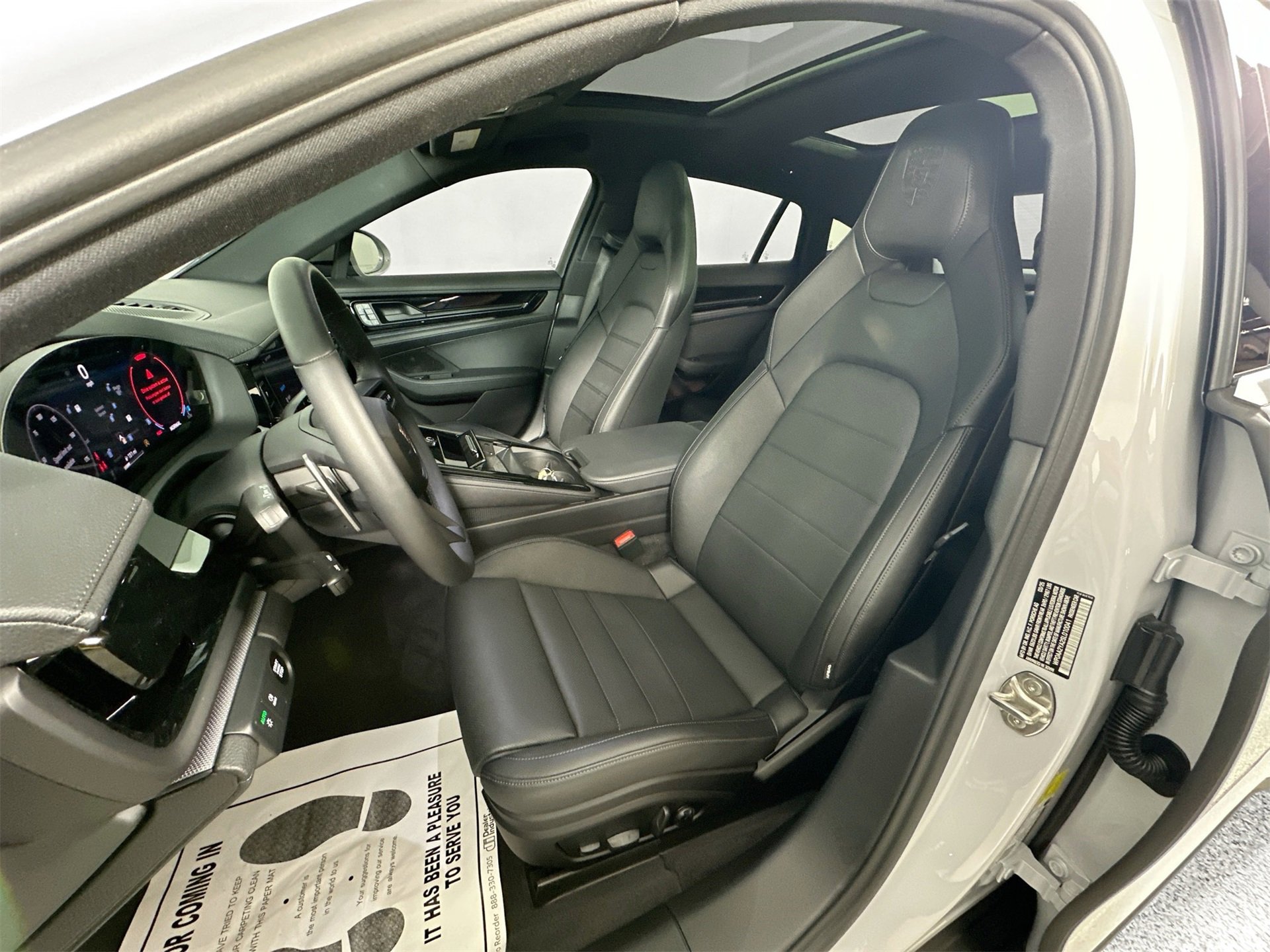 Certified 2025 Porsche Panamera image 5