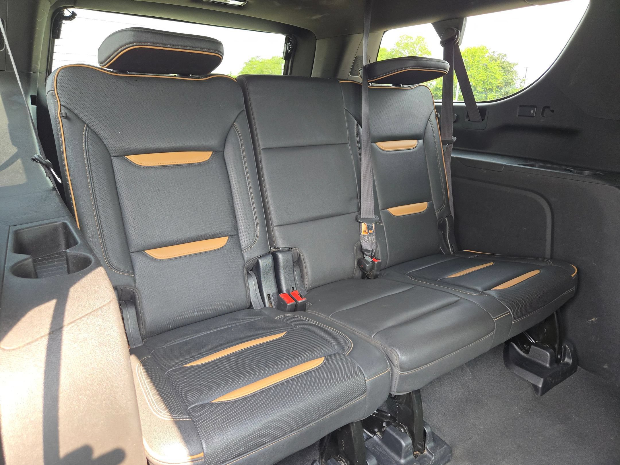 Used 2021 GMC Yukon XL AT4 w/ AT4 Premium Package AWD/4WD image 25