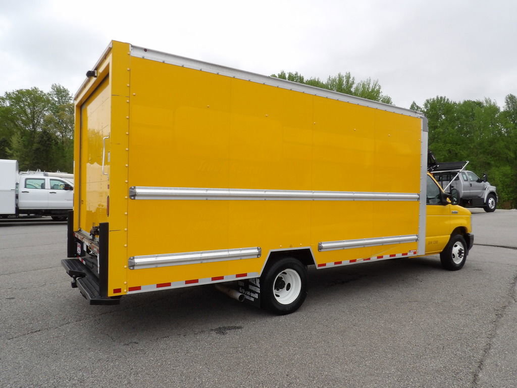 Used 2021 Ford E-350 and Econoline 350 Super Duty RWD image 8