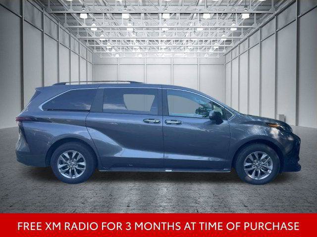 Certified 2025 Toyota Sienna XLE FWD image 5