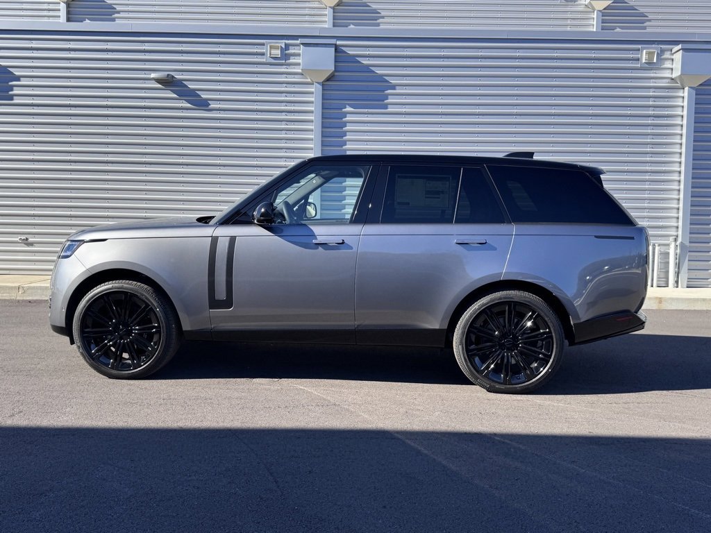 New 2026 Land Rover Range Rover SE image 2