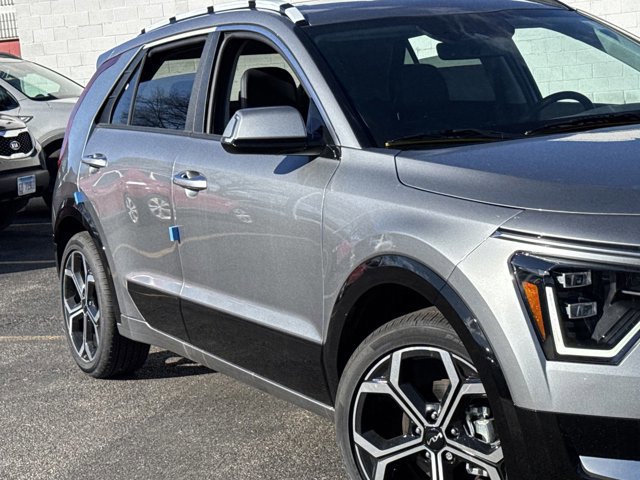 New 2025 Kia Niro SX Touring image 24