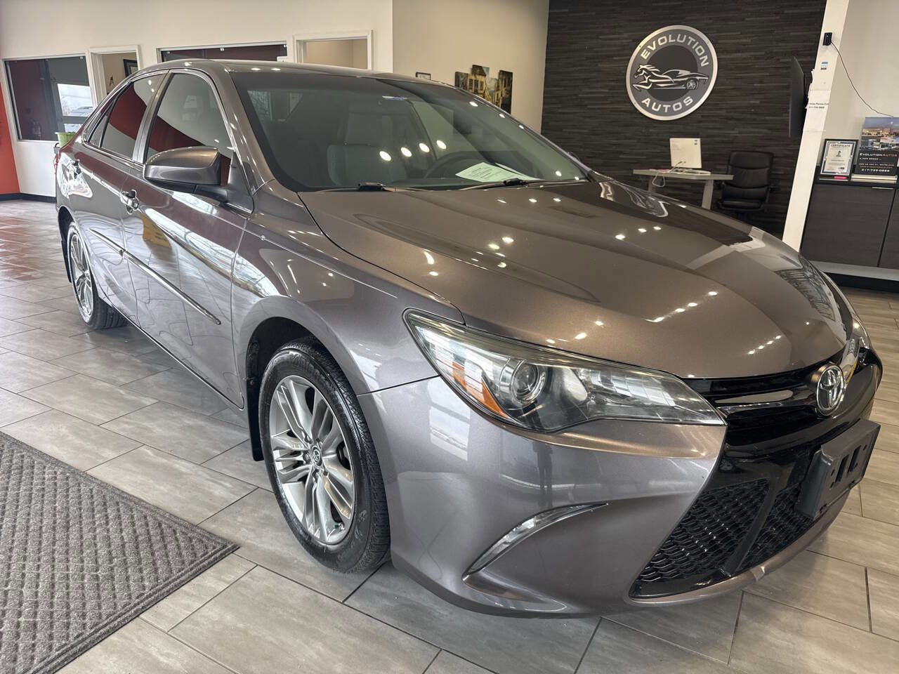 Used 2015 Toyota Camry SE image 13