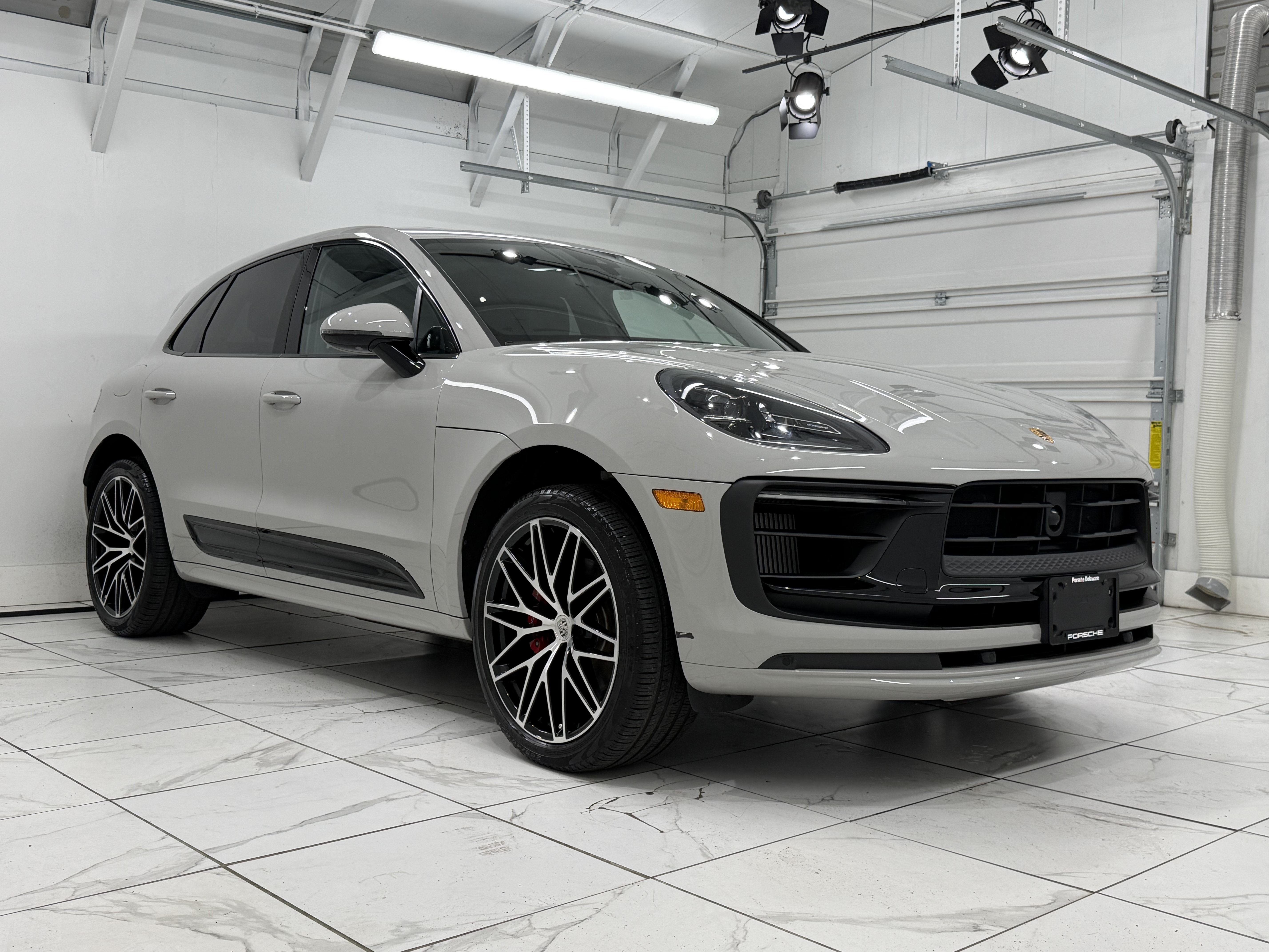 Certified 2023 Porsche Macan S AWD/4WD image 10