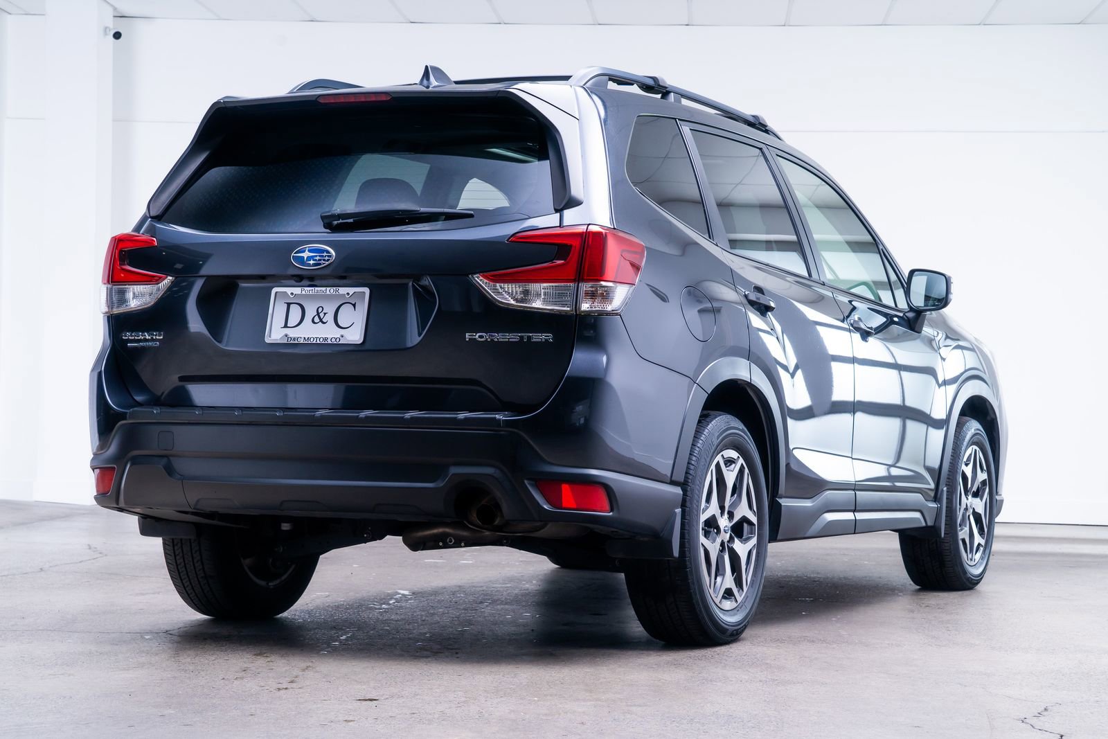 Used 2019 Subaru Forester Premium AWD/4WD image 6
