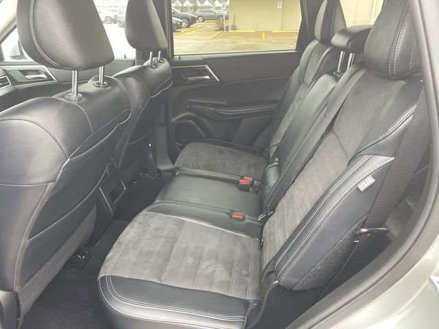Used 2024 Mitsubishi Outlander SE image 13