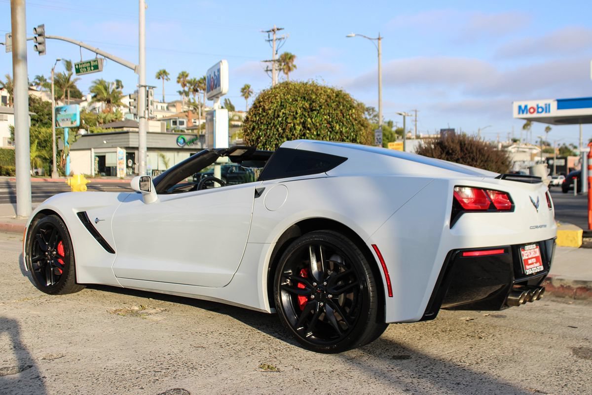 Used 2019 Chevrolet Corvette Stingray Coupe w/ 1LT RWD image 3