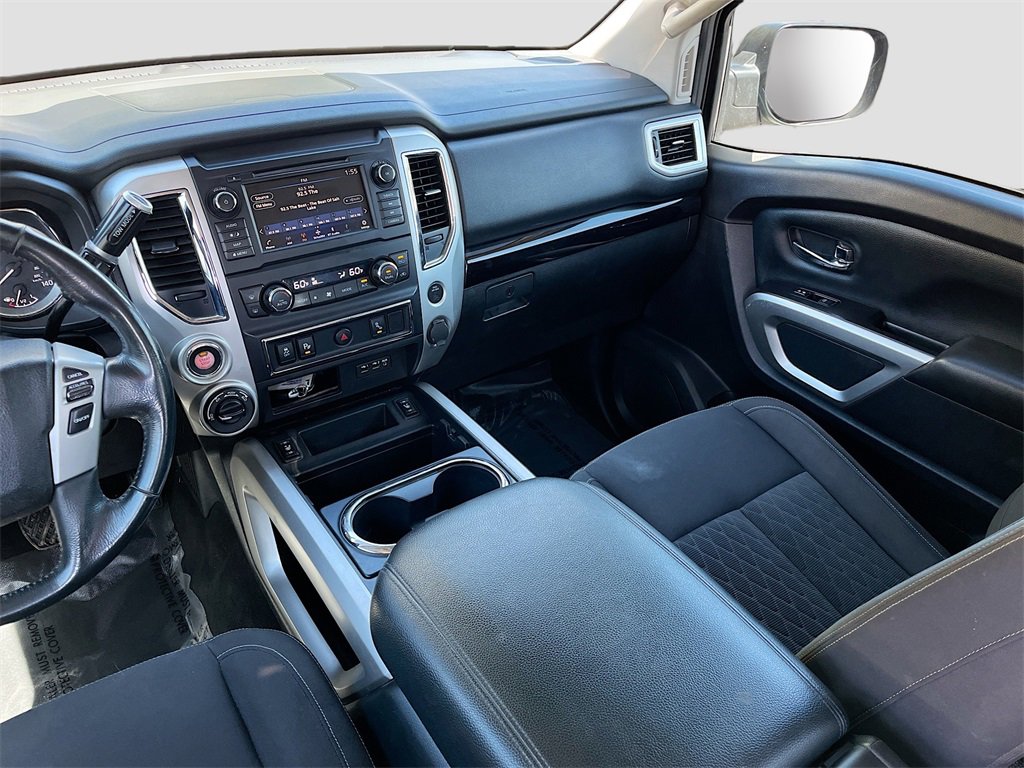 Used 2019 Nissan Titan SV w/ SV Convenience Package image 23