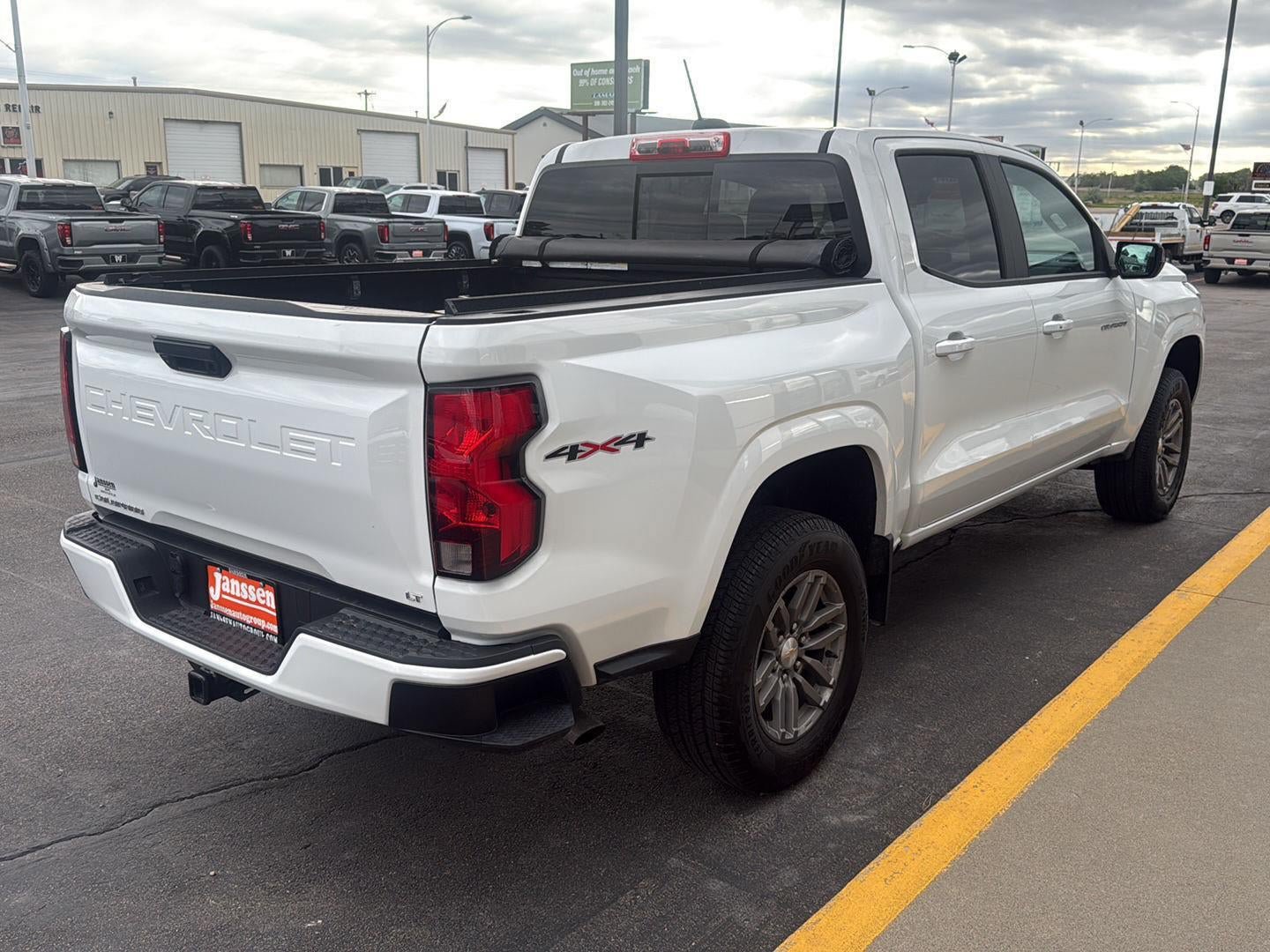 Used 2024 Chevrolet Colorado LT w/ LT Convenience Package II AWD/4WD image 5