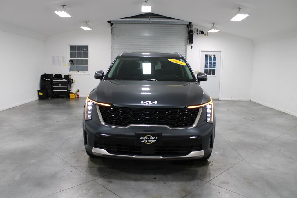 Used 2024 Kia Sorento S image 3