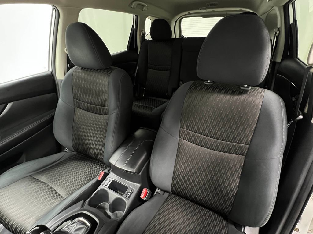 Used 2017 Nissan Rogue SV image 13