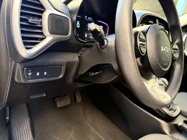 Used 2023 Kia Soul LX w/ Option Group 015 FWD image 15