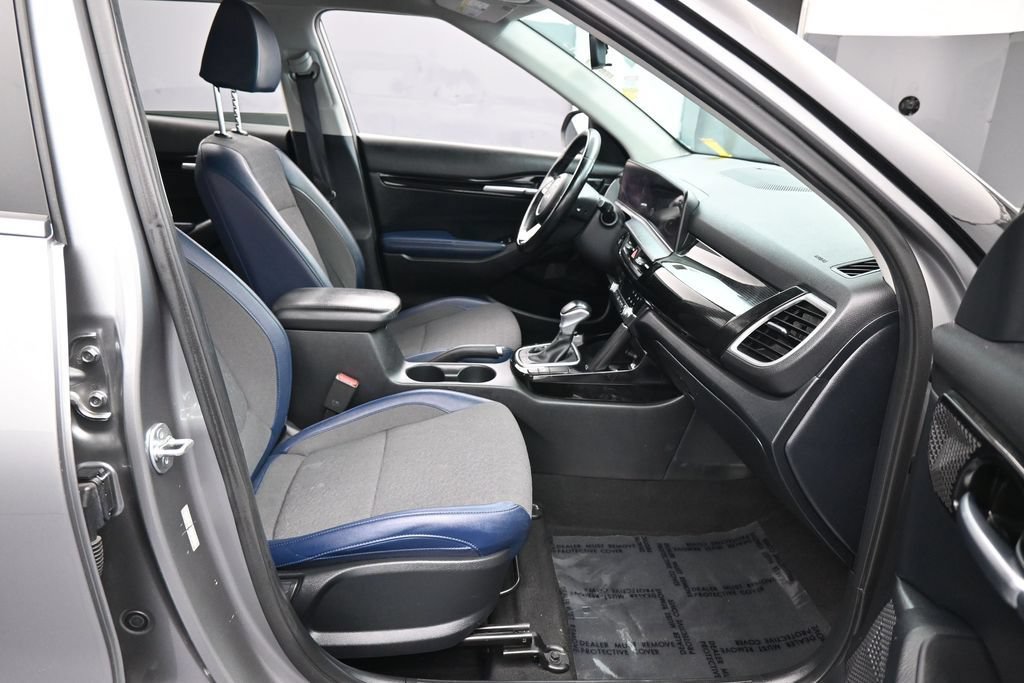 Used 2024 Kia Seltos S FWD image 38