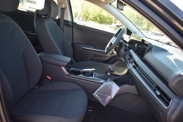 New 2026 Kia K4 FWD image 13