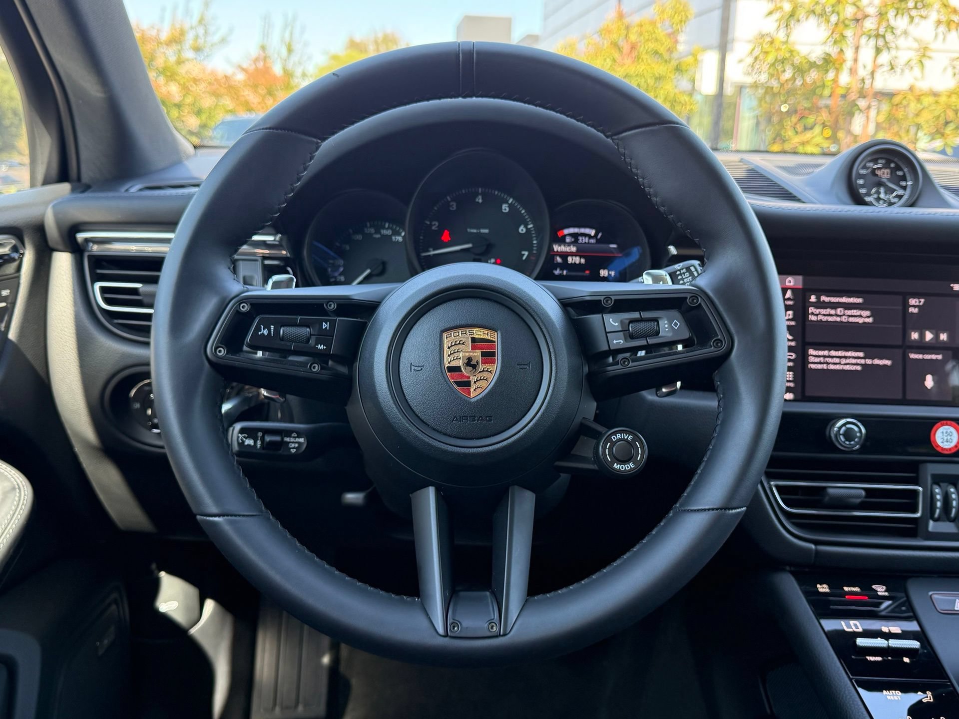 Used 2026 Porsche Macan AWD/4WD image 14