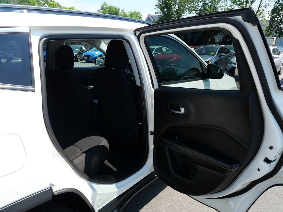 Used 2020 Jeep Compass Sport w/ Tech Group AWD/4WD image 34
