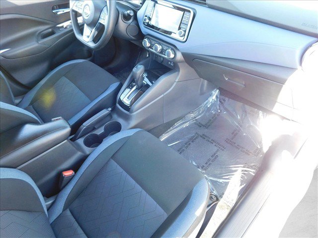 Used 2024 Nissan Versa SV FWD image 27