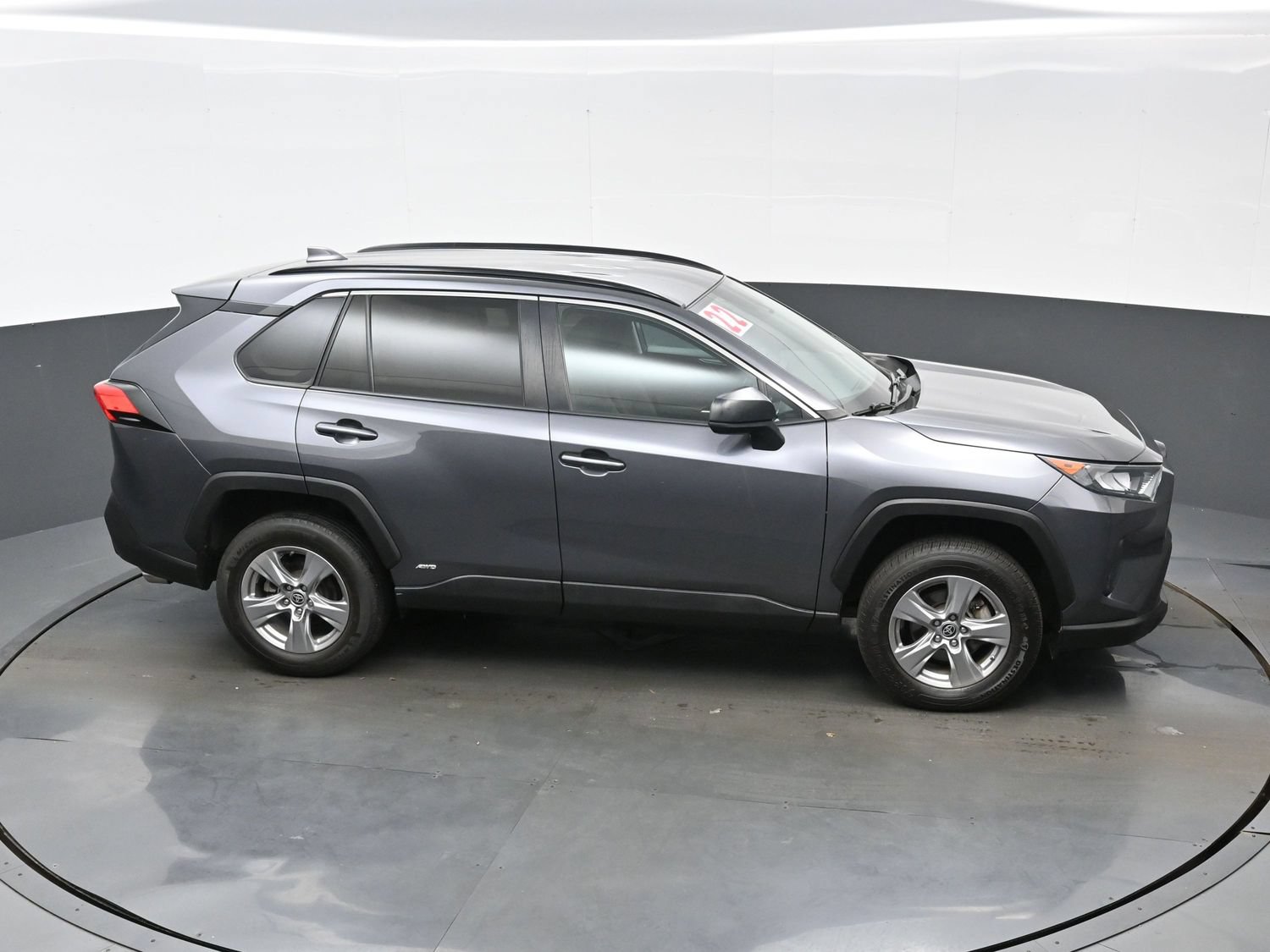 Used 2022 Toyota RAV4 LE AWD/4WD image 39
