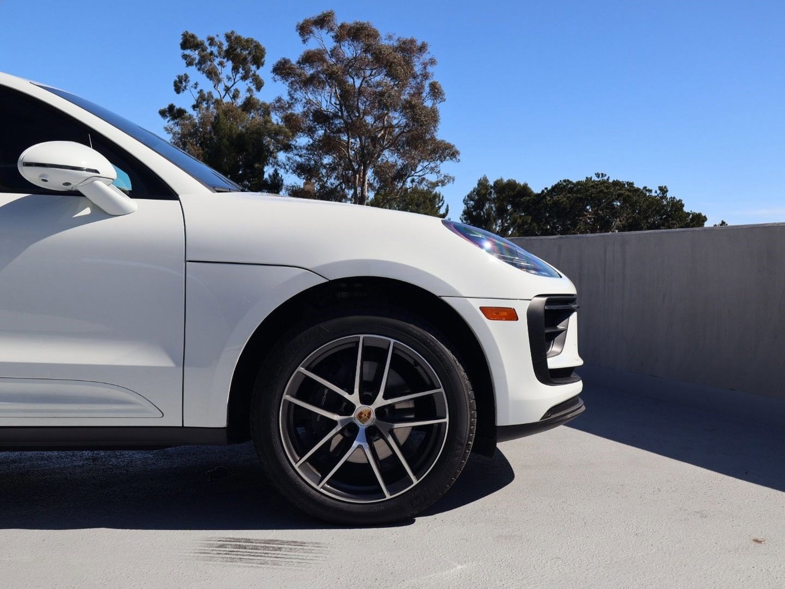 Certified 2025 Porsche Macan image 23