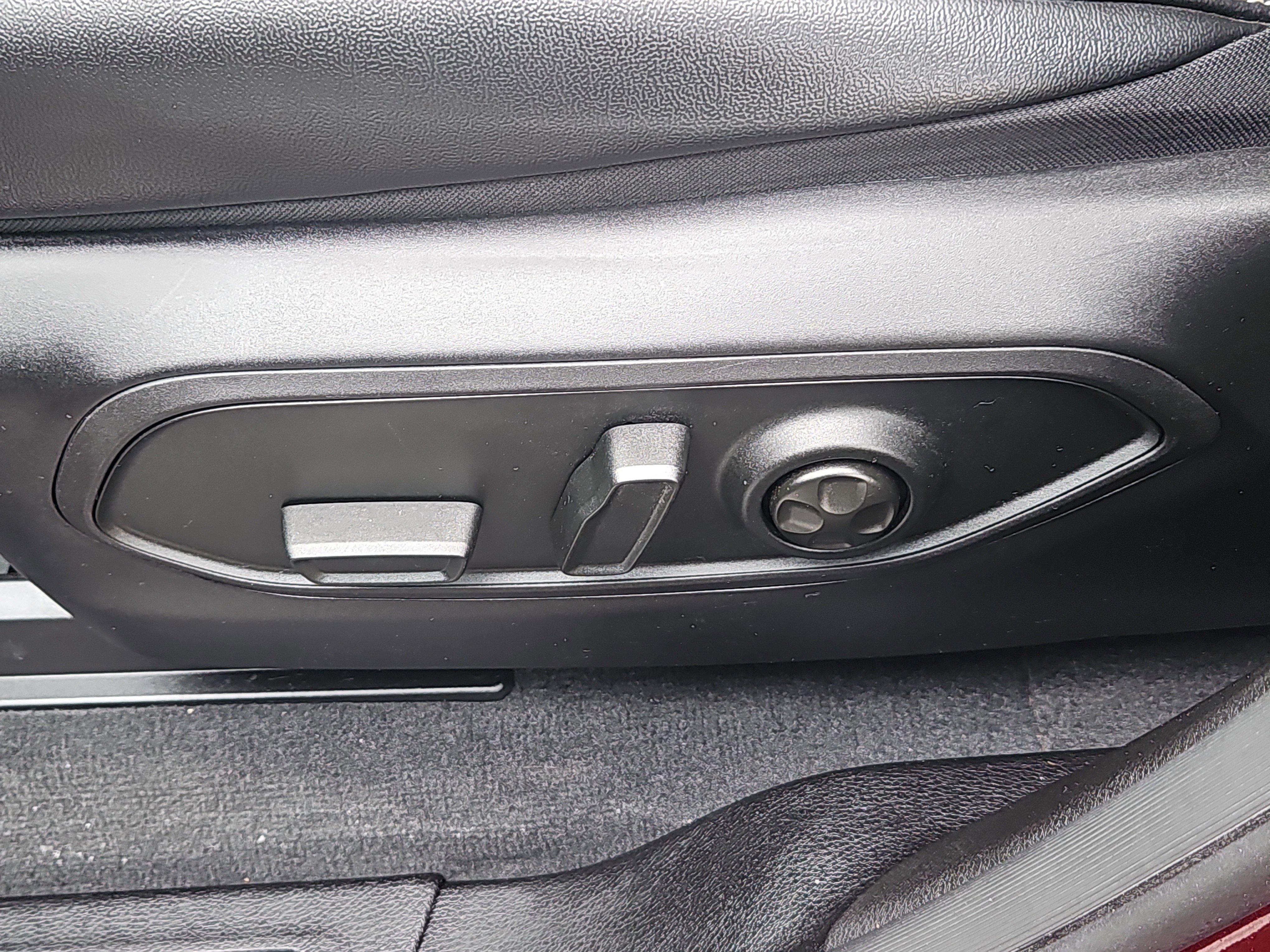 Used 2025 Jeep Grand Cherokee Altitude image 16