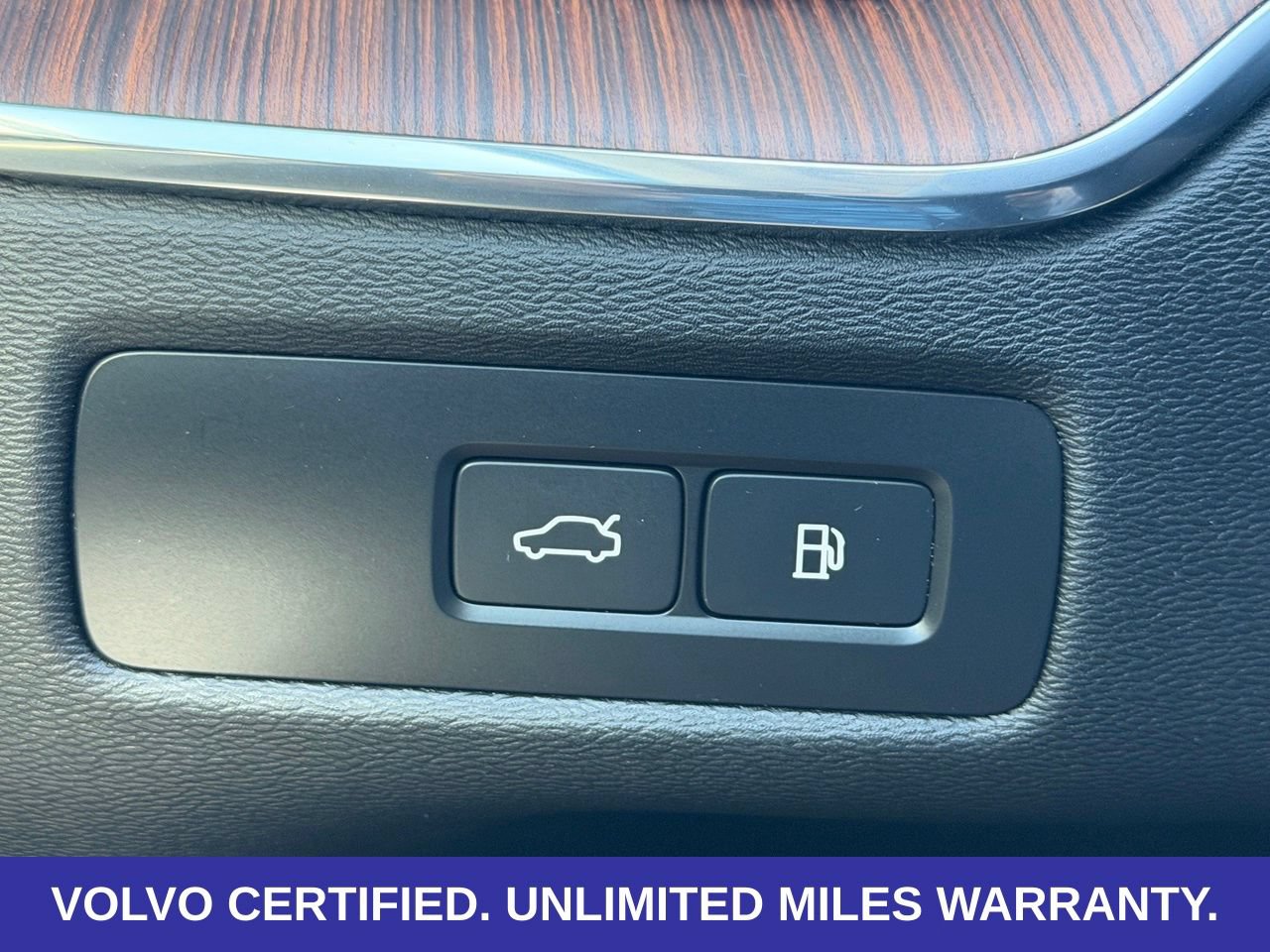 Certified 2024 Volvo XC60 T8 Ultimate w/ Protection Package Premier AWD/4WD image 20
