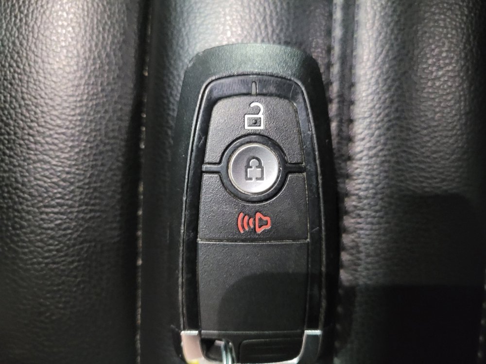 Used 2024 Ford Edge SEL image 32