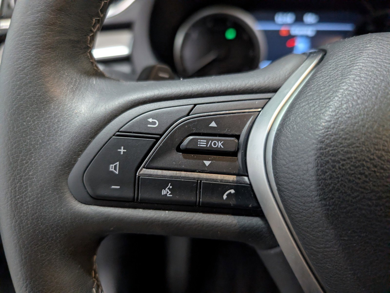 Used 2023 INFINITI QX50 Pure image 18