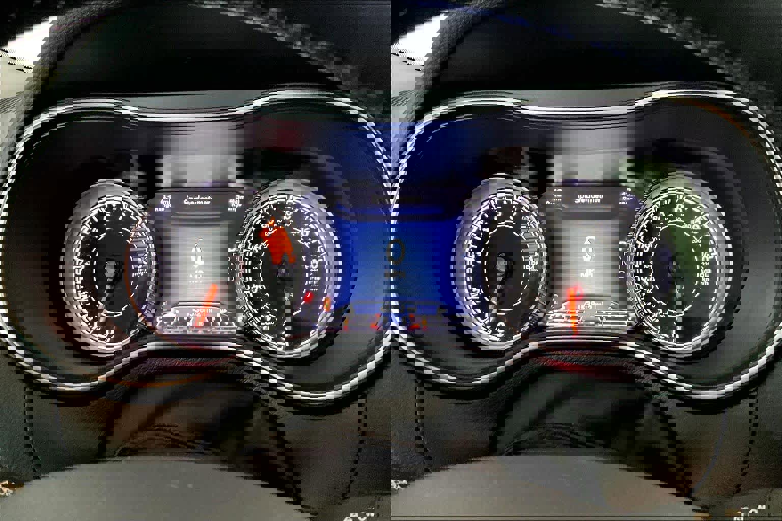 Used 2019 Jeep Cherokee Limited w/ Technology Group AWD/4WD image 25