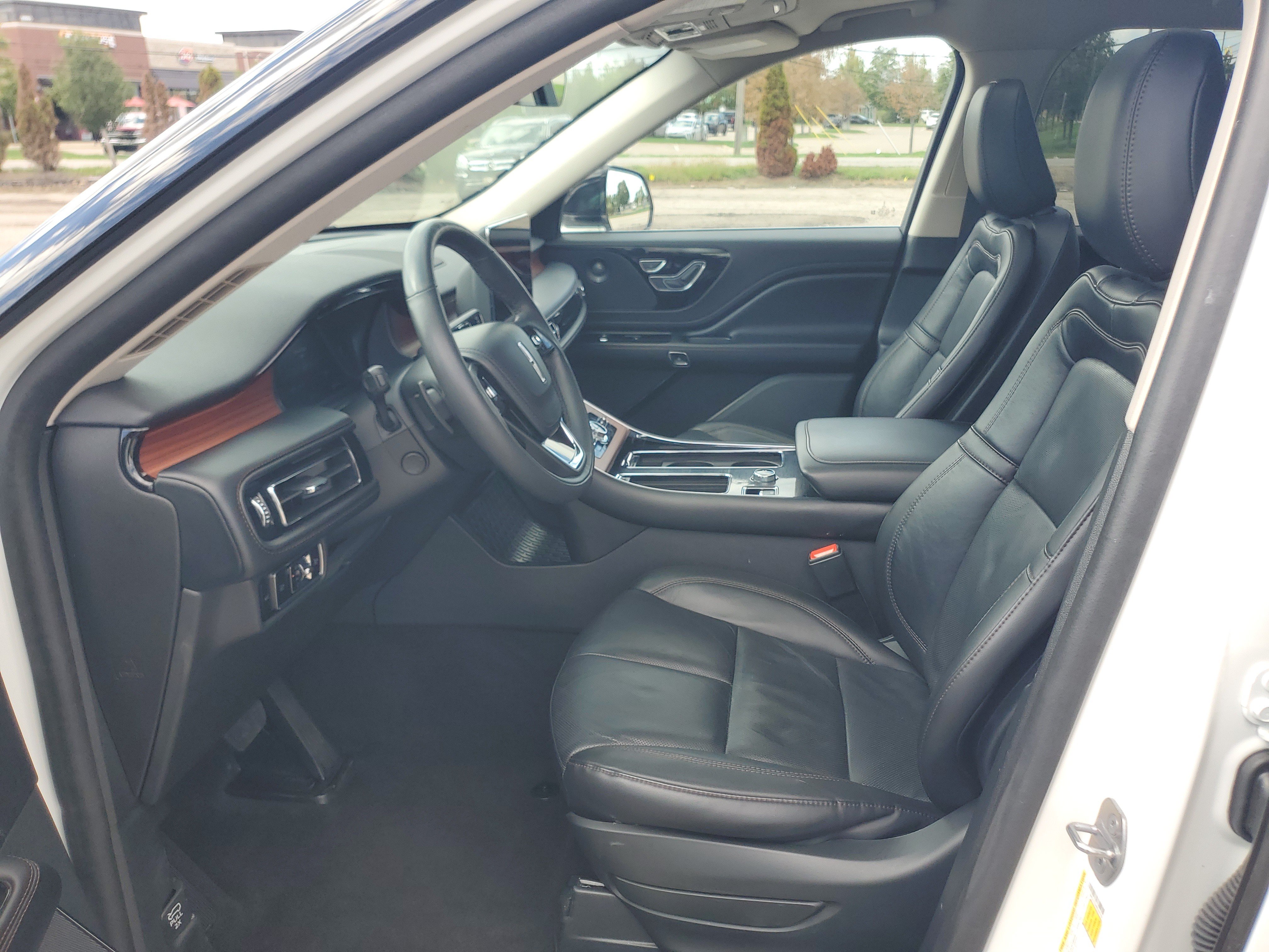 Certified 2024 Lincoln Aviator Reserve w/ Elements Package Plus AWD/4WD image 12