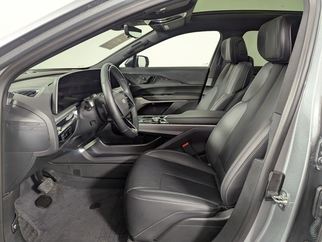 Used 2024 Cadillac Lyriq Luxury w/ LPO, Floor Liner Package image 4