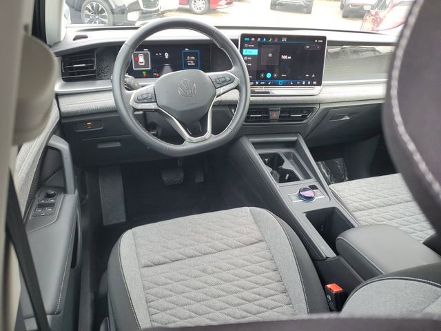 Used 2025 Volkswagen Tiguan S image 10