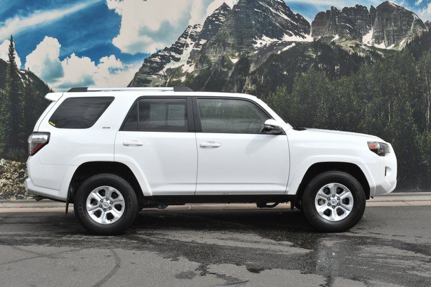 Certified 2024 Toyota 4Runner SR5 Premium w/ Moonroof Package AWD/4WD image 2