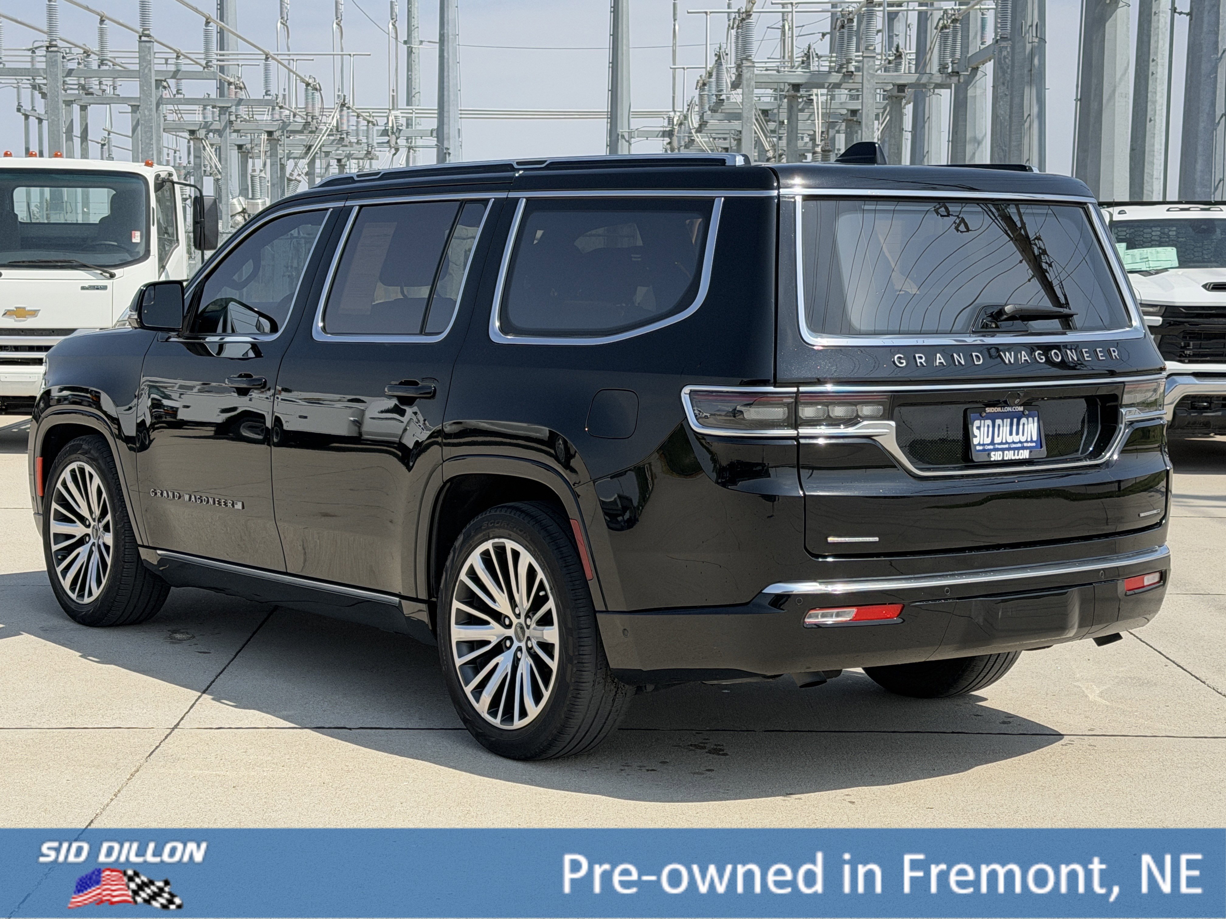 Used 2023 Jeep Grand Wagoneer Series III AWD/4WD image 8