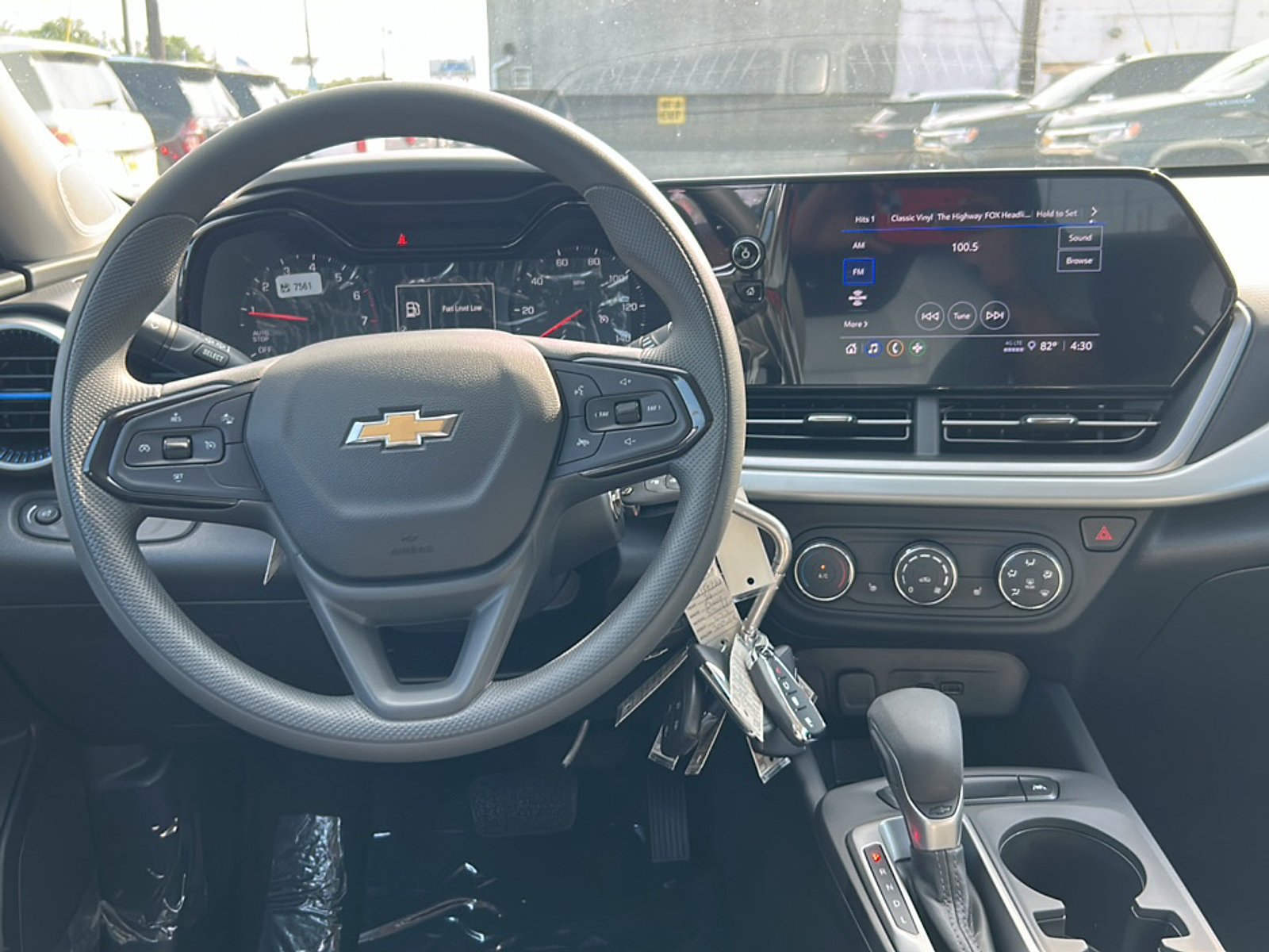 New 2026 Chevrolet Trax LS w/ LS Convenience Package FWD image 16