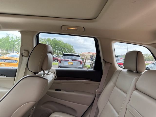 Used 2014 Jeep Grand Cherokee Overland w/ Advanced Technology Group image 21