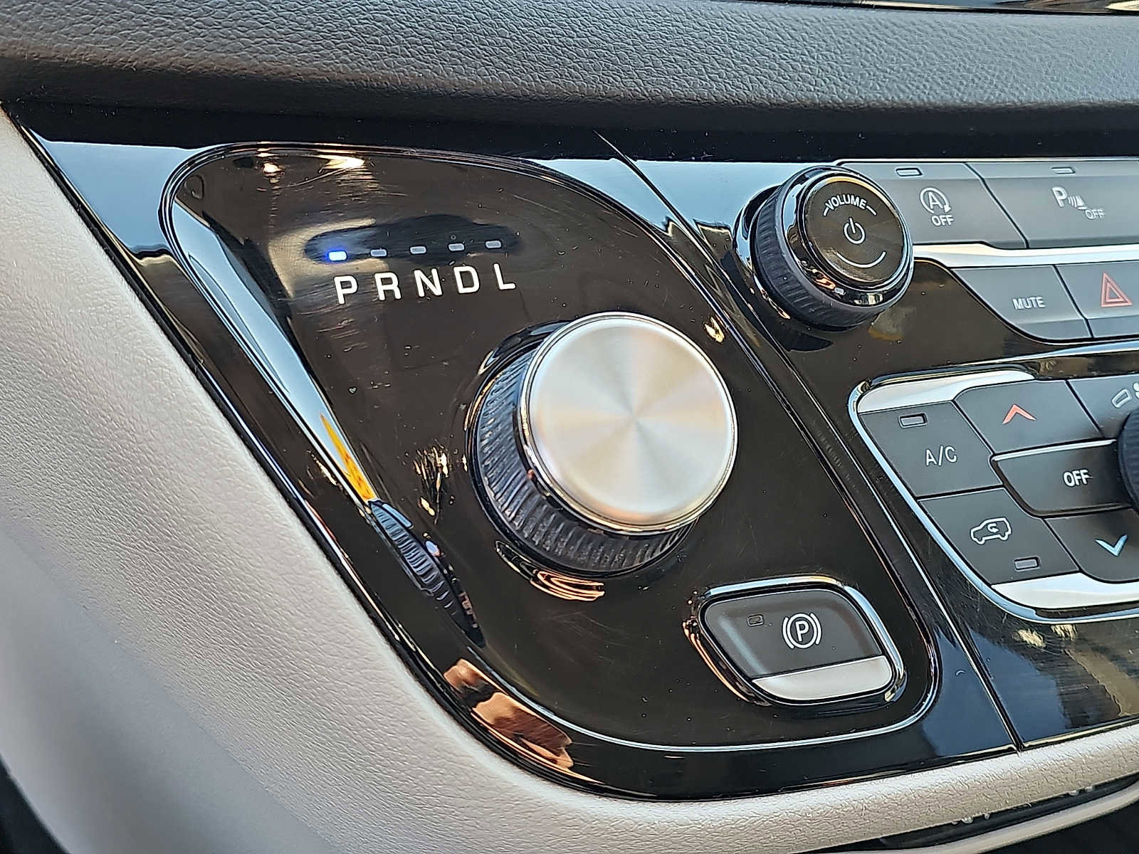 Used 2022 Chrysler Voyager LX w/ Fleet Security Group image 17