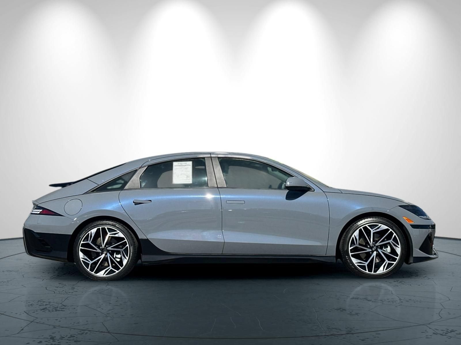 Used 2023 Hyundai Ioniq 6 SEL AWD/4WD image 3