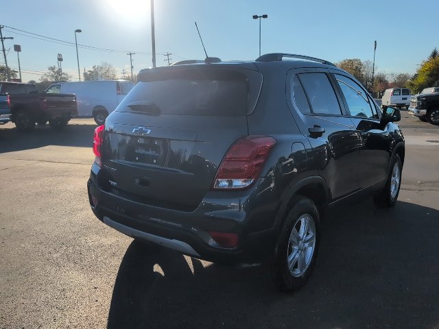 Used 2021 Chevrolet Trax LT w/ LT Convenience Package AWD/4WD image 7