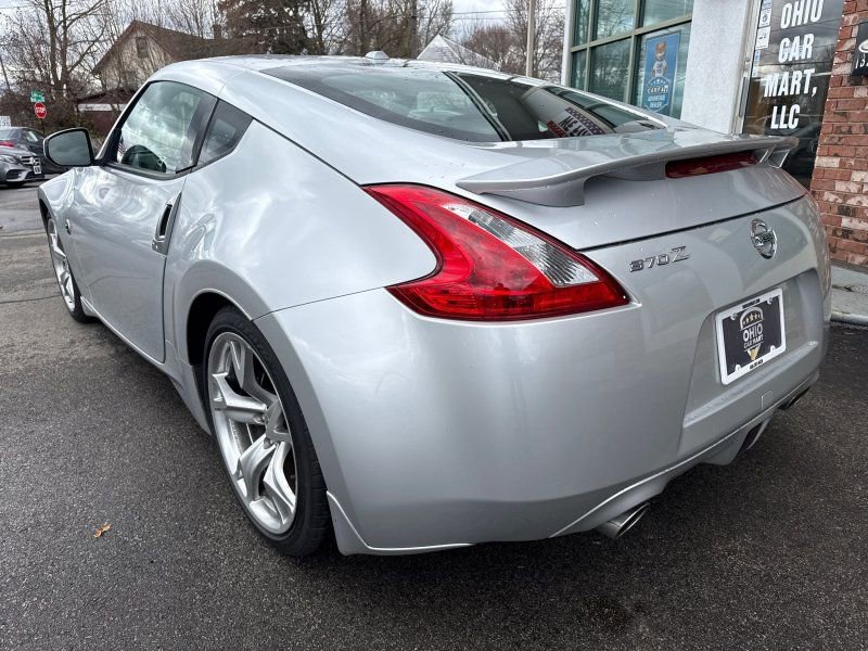 Used 2009 Nissan 370Z Touring w/ Sport Pkg image 7