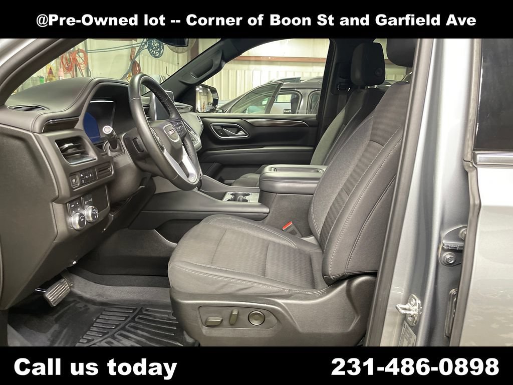 Used 2023 GMC Yukon XL SLE w/ Gmc Pro Safety Plus Package AWD/4WD image 14