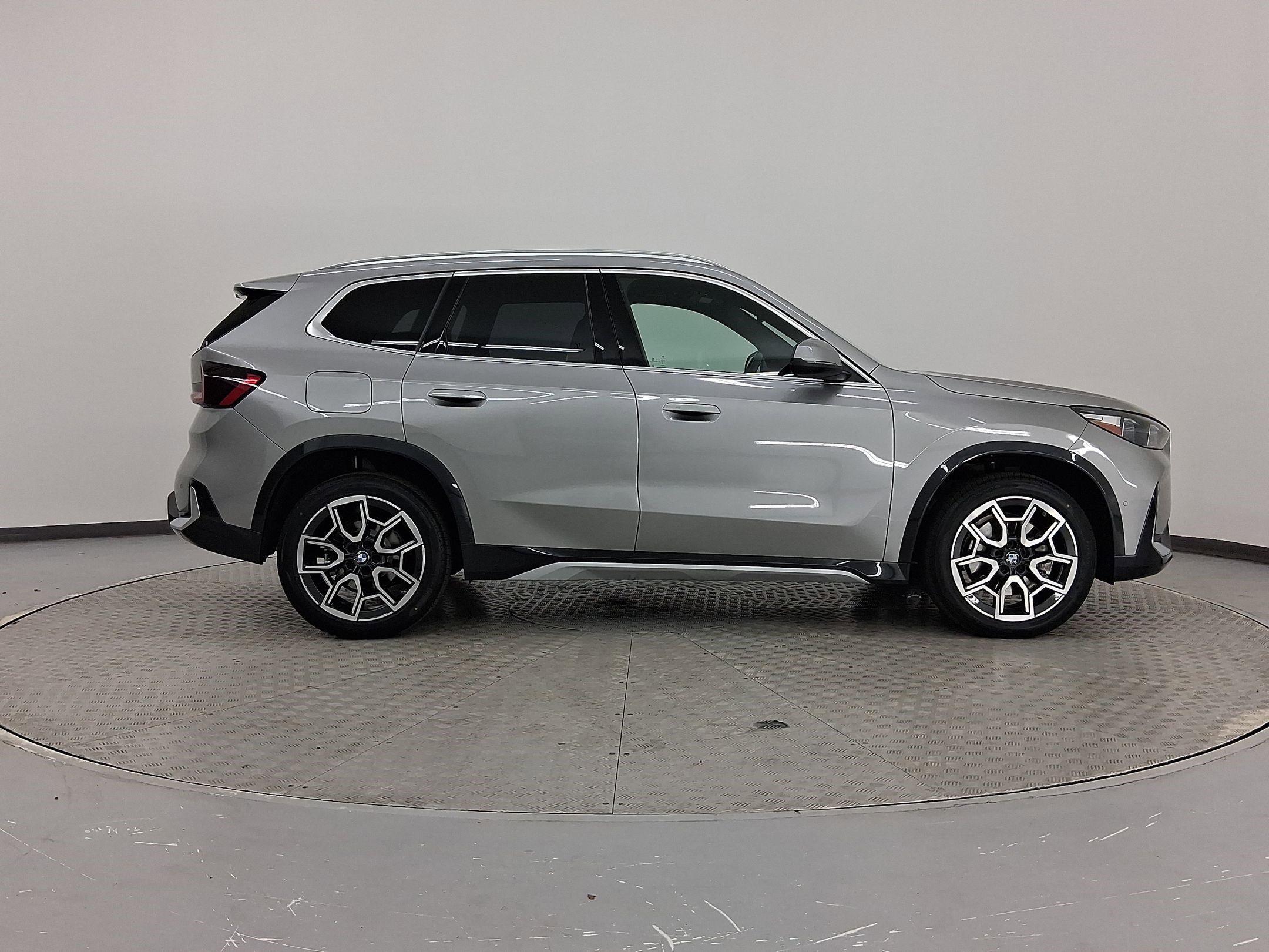 Used 2025 BMW X1 xDrive28i image 8