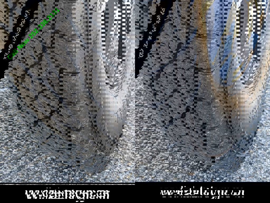 Used 2021 Nissan Titan PRO-4X w/ Pro-4x Convenience Package image 13