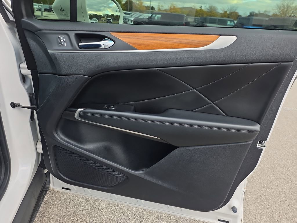 Used 2019 Lincoln MKC Select w/ Select Plus Package image 13